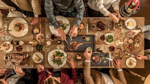 Platz 9: Little London Bar & Grill, München   Die Bewertungen: "Besser geht's nicht", "DAS Haus für Steaks und Gin in München", "Volltreffer"