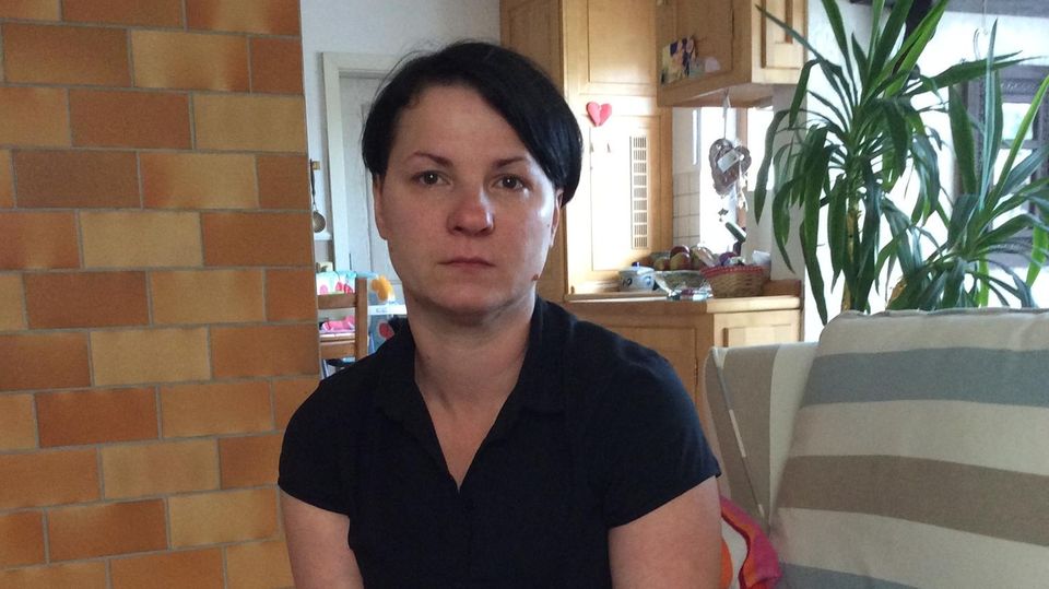 Janinas Mutter Magdalena M.: "Ich habe lebenslänglich." Ihre elfjährige Tochter wurde Silvester von einem Sportschützen erschossen Janinas Mutter Magdalena M.: "Ich habe lebenslänglich."