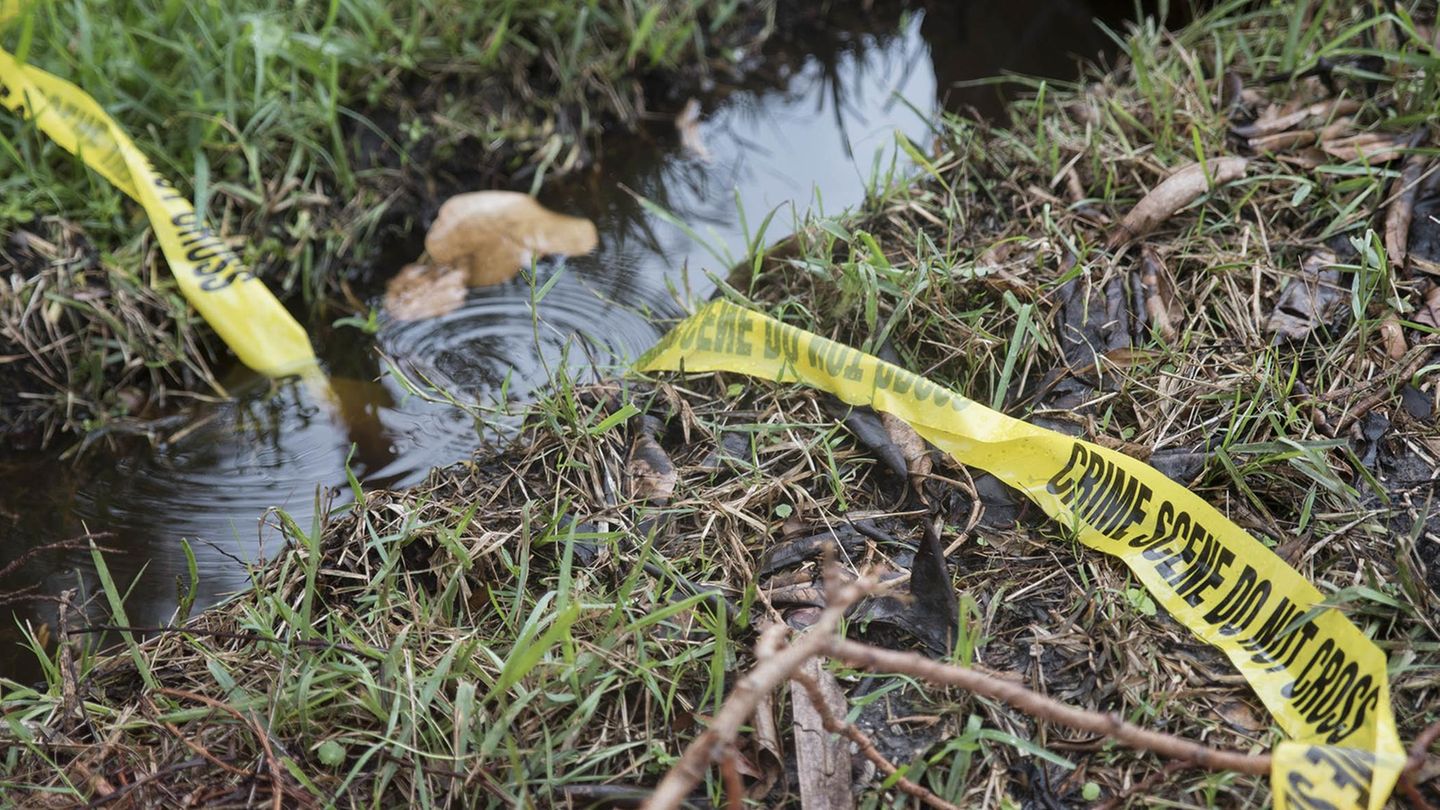 Dallas - Dreijährige ausgesetzt - Leiche - Kanal - Texas