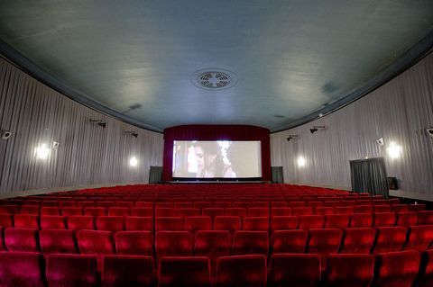 An Allerheiligen gelten im Kino Aufführungsverbote für bestimmt Filme (Symboldbild)