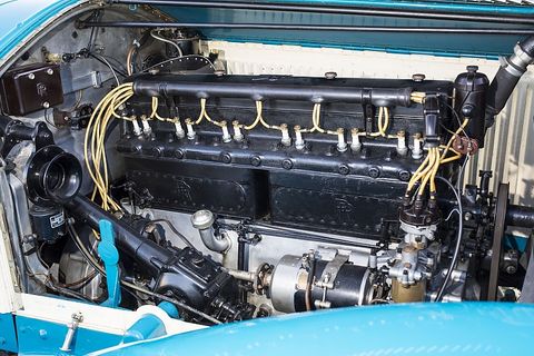 Die Technik des Reihensechszylinders ist feinste Mechanik