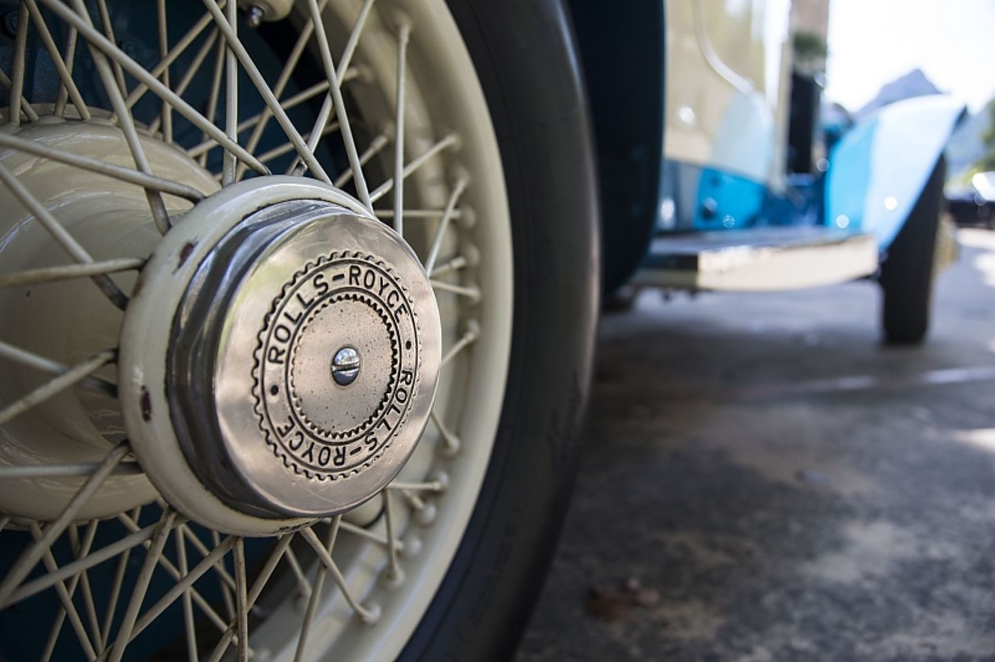 Die Radnabenkappen tragen den Rolls-Royce Schriftzug
