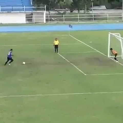 Brasilien: Torwart hält Elfmeter - doch er freut sich viel zu früh