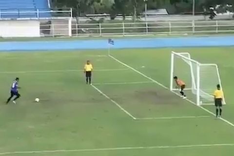 Brasilien: Torwart hält Elfmeter - doch er freut sich viel zu früh