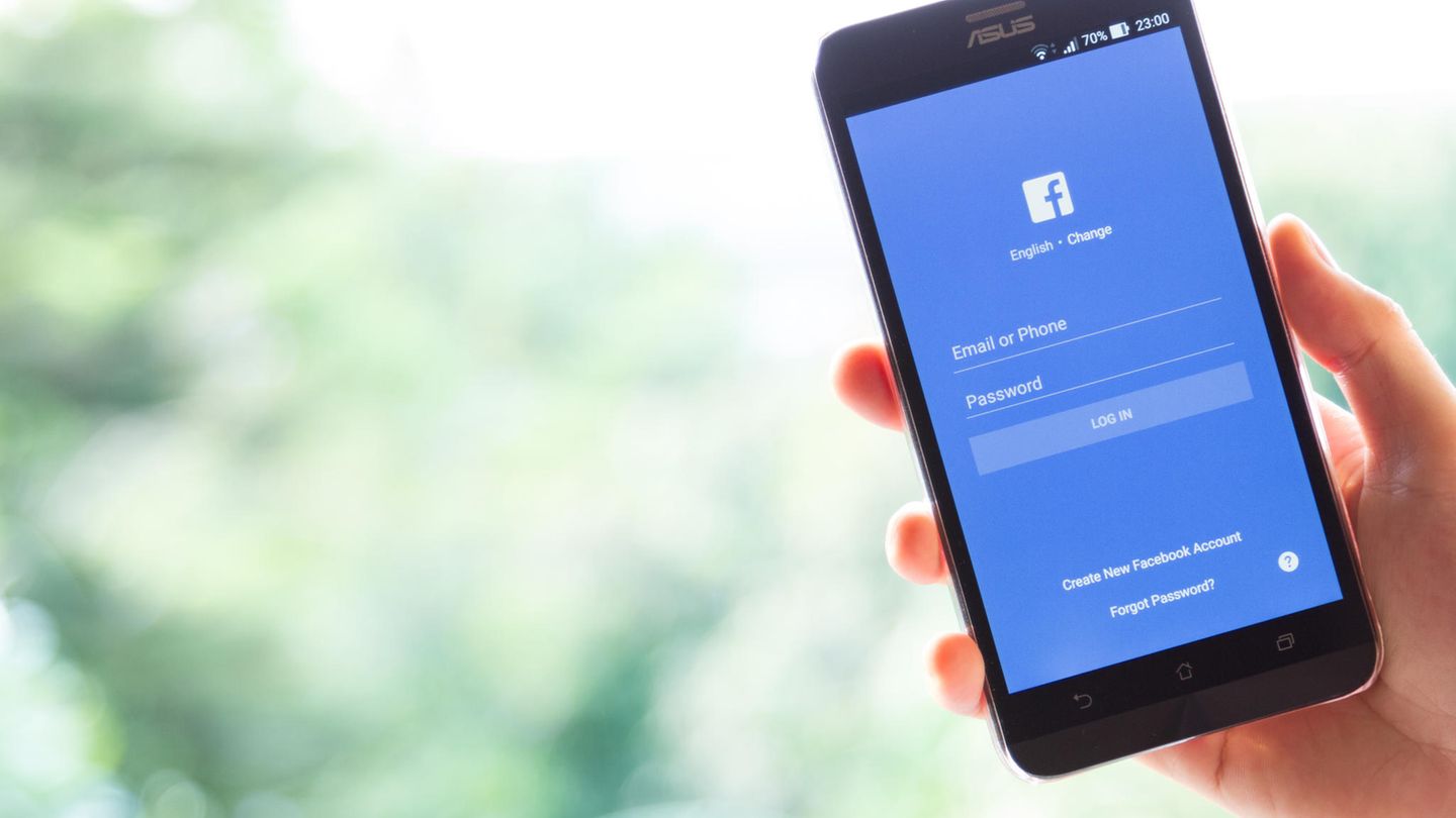 Facebook fordert Nutzer auf, Nacktbilder hochzuladen