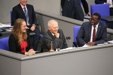 Schäuble als Präsident gewählt, Schlappe für die AfD: So lief der Bundestags-Auftakt