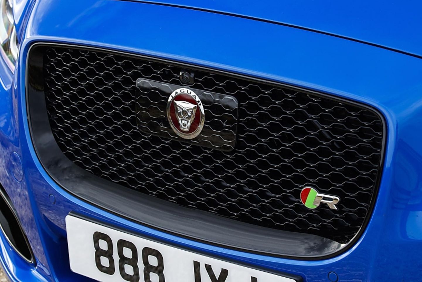 Jaguar XJR575