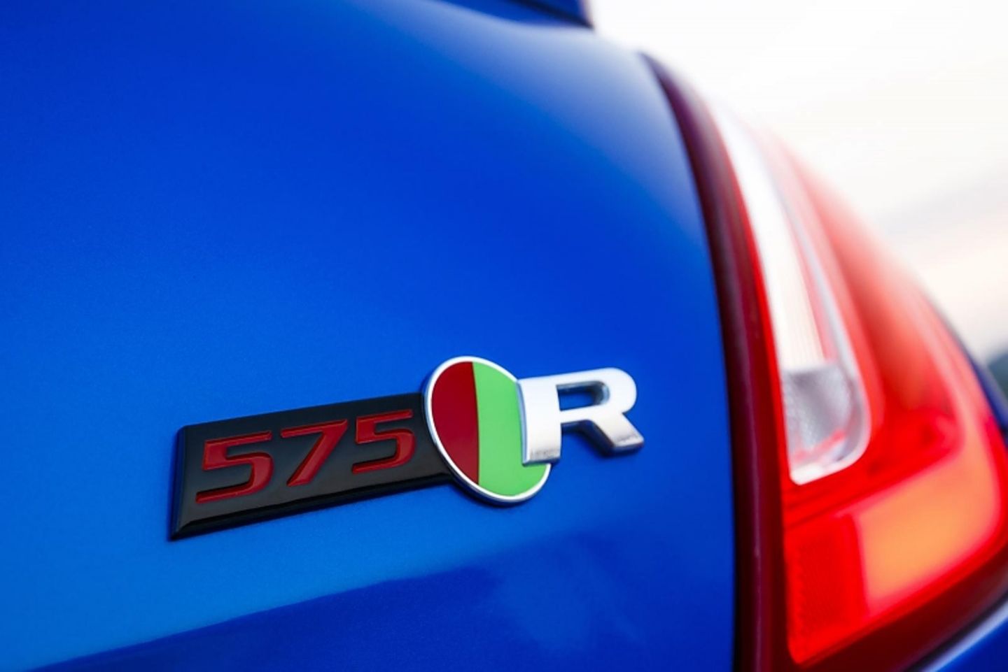 Jaguar XJR575