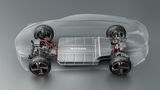 Zwei E-Motoren, an jeder Achse einer, sorgen mit 320 kW / 435 PS für Vortrieb