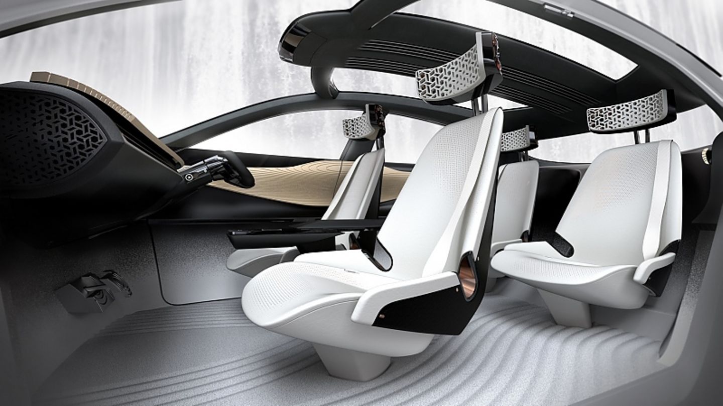 Nissan IMx zero emission concept vehicle