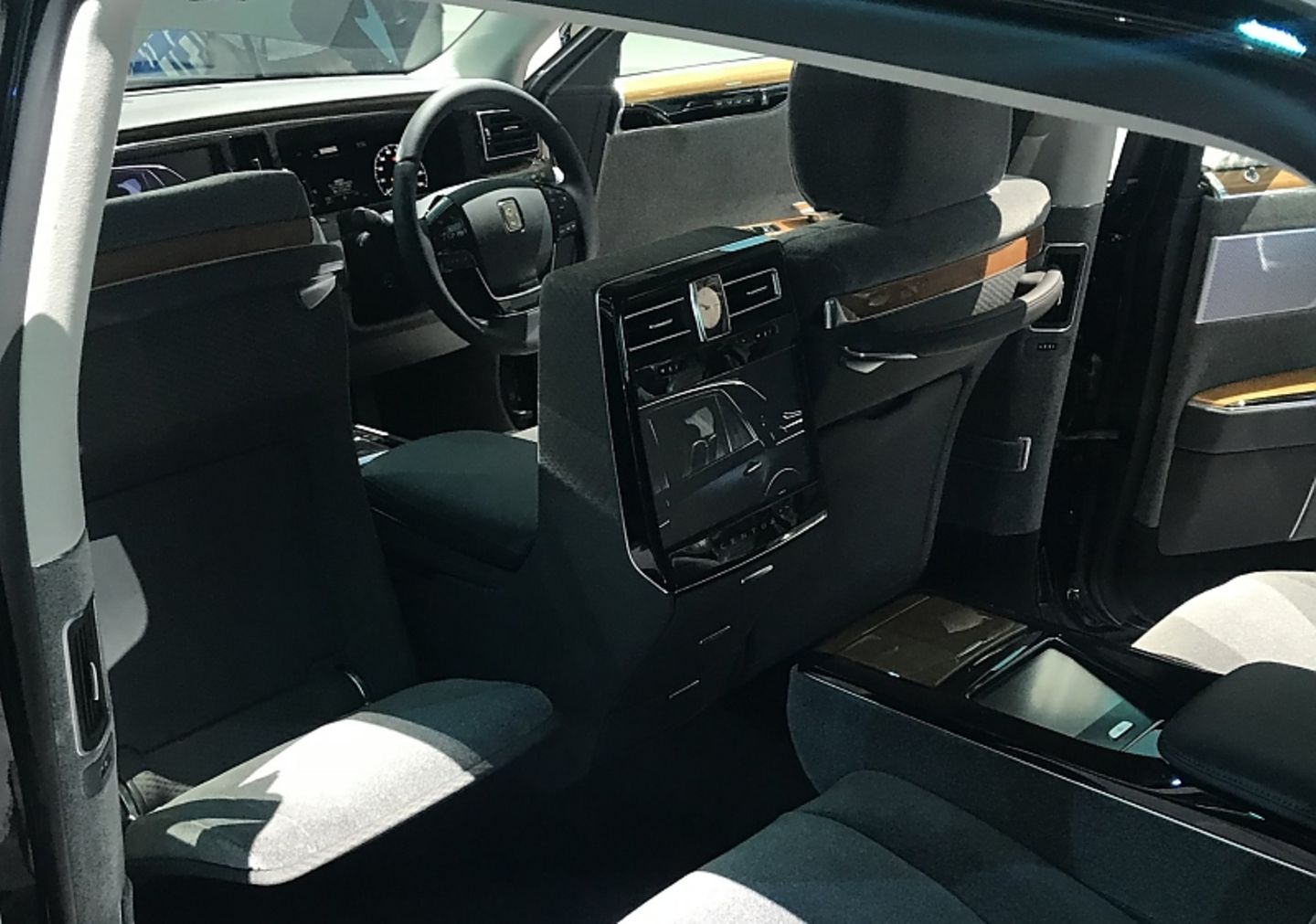Toyota Century 2018