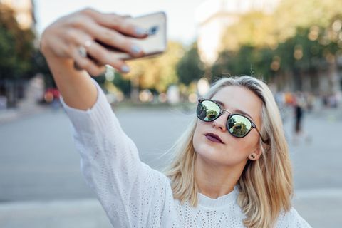 Fotografie: Studie zeigt: Von dieser Seite wirkt man auf Selfies attraktiver