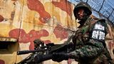 Alles andere als entspannt: Südkoreanische Einheiten geben sich für den Fotografen stets kampfbereit.