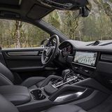 Das Cockpit des Porsche Cayenne Turbo mit dem 12,3 Zoll Touchscreen