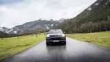 Der Porsche Cayenne Turbo liegt sehr stabil