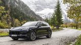 Der Porsche Cayenne Turbo ist 4,93 Meter lang