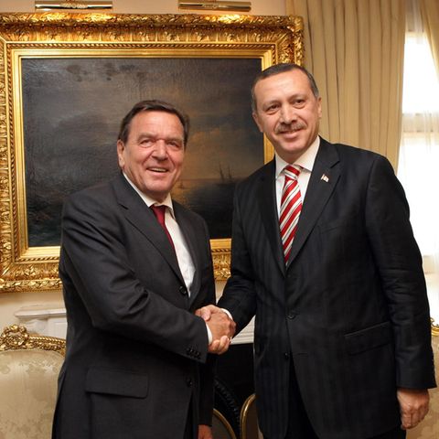 Die Bros vom Bosporus: Gerhard Schröder, der Erdogan-Versteher