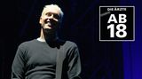 Mitte der 80er Jahre gelang den Ärzten ein Doppelschlag: Sie veröffentlichten mit "Die Ärzte" und "Ab 18" gleich zwei Alben, die auf dem Index landeten und bis heute in Deutschland nicht frei verkäuflich sind. Grund dafür war unter anderem der Song "Geschwisterliebe", der den Geschlechtsverkehr eines Mannes mit seiner 14-jährigen Schwester zum Thema hat. Die Bundesprüfstelle für jugendgefährdende Medien begründete sein Urteil damit, dass das im Lied angedeutete "inzestuöse Verhältnis verherrlicht und propagiert" werde. Das Lied darf in Deutschland auch 2017 weder öffentlich aufgeführt noch beworben oder Jugendlichen unter 18 Jahren zugänglich gemacht werden.