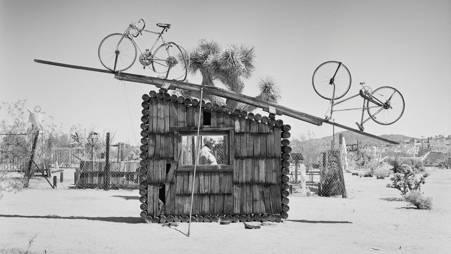 Noah Purifoy Outdoor Desert Art Museum, Joshua Tree, Kalifornien, 2016.  Dieses und weitere Motive finden Sie hier.