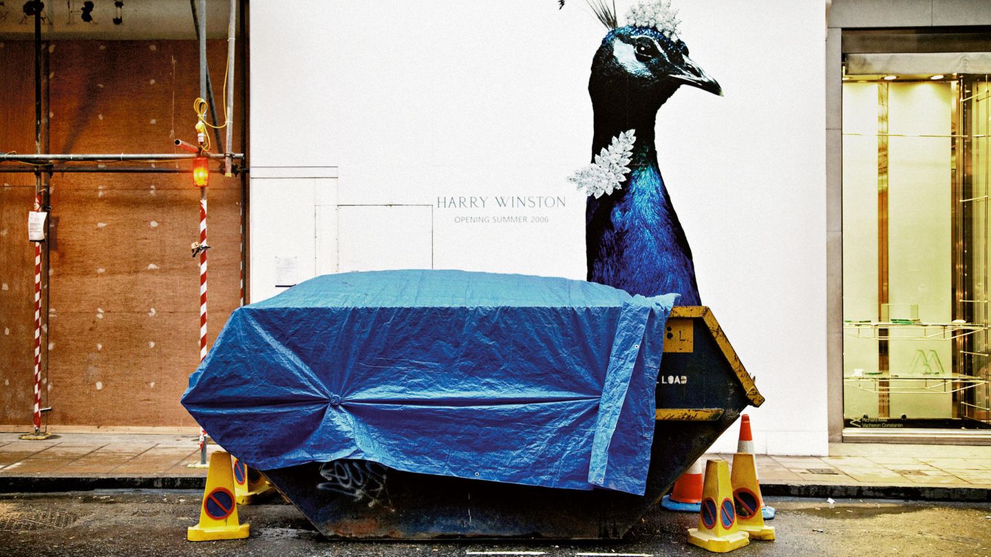 "Straßenkunst" in der New Bond Street in London, England. 2006  Dieses und weitere Motive finden Sie hier.