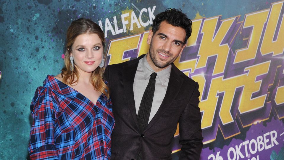 "Fack ju Göhte"-Star im Interview: Elyas M’Barek und Jella Haase bei der Filmpremiere. Im finalen Teil sollen Müllers unterbelichtete Schüler endlich ihren Schulabschluss hinbekommen Elyas M’Barek und Jella Haase bei der Filmpremiere. Im finalen Teil sollen Müllers unterbelichtete Schüler endlich ihren Schulabschluss hinbekommen