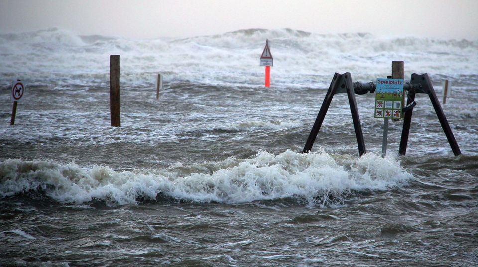 Wetter: Meteorologen warnen vor Orkanböen und Sturmflut
