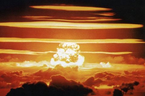 Jede Explosion einer Atombombe führt zu einem elektromagnetischen Impuls