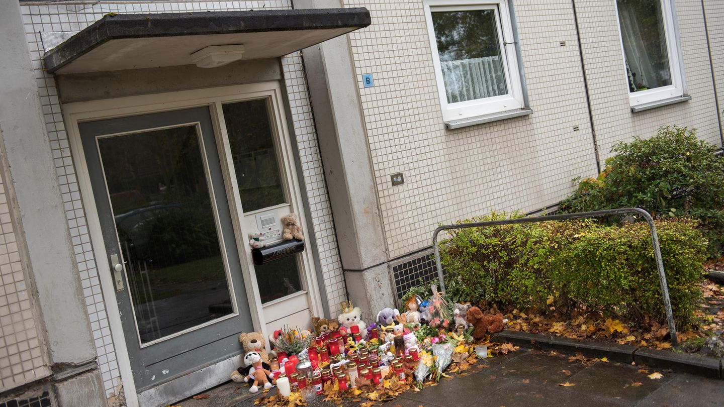 Nach der Bluttat herrschte Trauer im Hamburger Stadtteil Neuwiedenthal. Der mutmaßliche Kindermörder wurde jetzt gefasst.