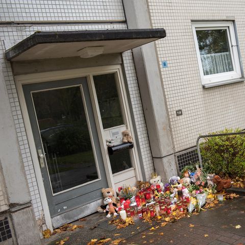 Nach der Bluttat herrschte Trauer im Hamburger Stadtteil Neuwiedenthal. Der mutmaßliche Kindermörder wurde jetzt gefasst.