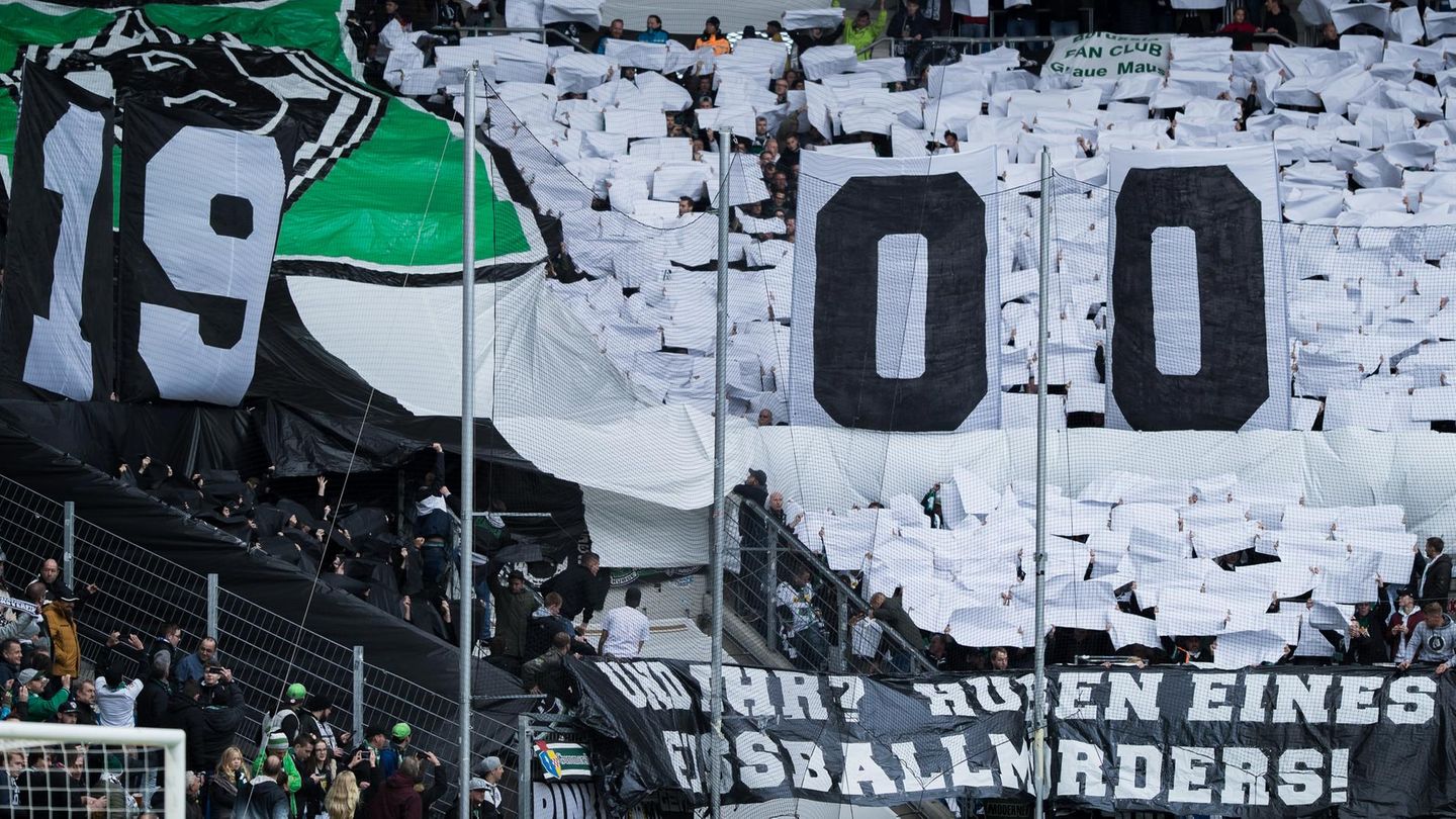 Mit einem geschmacklosen Banner zogen Fans von Mönchengladbach den ärger auf sich