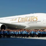 Jubel bei der Auslieferung des ersten Airbus A380 an Emirates im Juli 2008, dem mit Abstand größten Kunden dieses Flugzeuges. Die Airline wird am 3. November 2017 ihr 100. Exemplar erhalten.