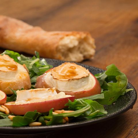 Überbackener Ziegenkäse