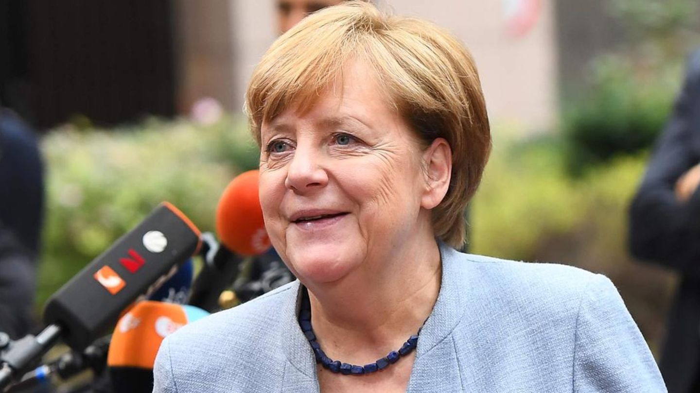 Angela Merkel lächelt: Laut stern-RTL-Wahltrend genießt sie höchsten Respekt unter den Wählern