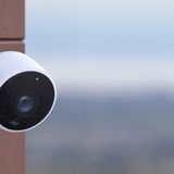 Sicherheitskamera für draußen: Nest Cam Outdoor  Der Testsieger der Outdoor-Sicherheitskameras kann auch mit einem tollen Preis punkten. Ab 180 Euro bekommt man eine sehr gut bedienbare Sicherheitskamera mit geringem Stromverbrauch, die zudem extrem wetterfest ist. Die Bilder bei schlechtem Licht und die Bewegungsauslösung könnten noch besser sein, sind aber in Ordnung. Das Gesamturteil: "Gut" (2,2).  Den vollständigen Test finden Sie gegen Gebühr unter test.de