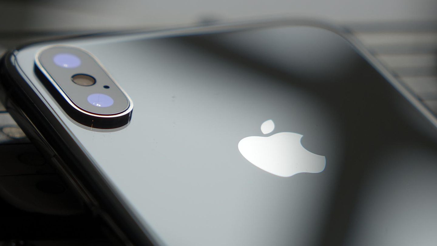 Apple: Die Kamera auf der Rückseite wurde leicht verbessert, die Telelinse hat nun eine lichtempfindlichere Blende.