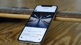 Apple: Viele Apps wurden bereits auf den längeren 18:9-Bildschirm angepasst, etwa das Bildernetzwerk Instagram. Andere noch nicht - beispielsweise Google Maps.