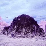 Vom Flughafen der Insel Pohnpei fliegen kleine Passagiermaschinen nach Pingelap. Sie haben Platz für vier bis sechs Personen.   Der kleine Berg aus Fischernetzen befindet sich in der Nähe des Flughafens.