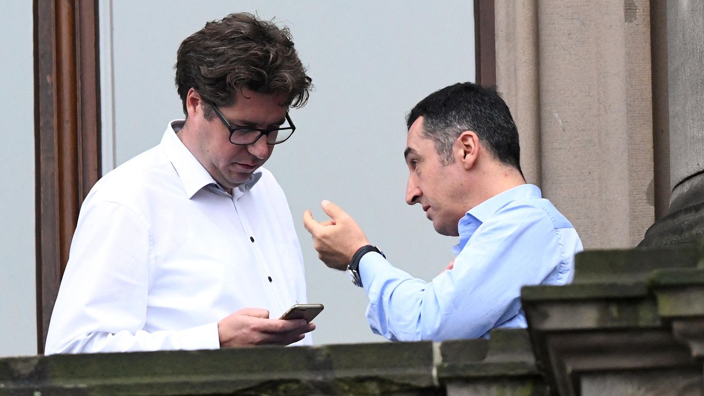 Cem Özdemir (r.), Bundesvorsitzender, und Michael Kellner, Bundesgeschäftsführer der Grünen