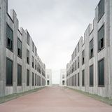 Die Franzosen geben sich nicht nur mit Übungsszenarien in Dörfern zufrieden. Auch für Großstädte typische Wohnhäuser müssen zu Trainingszwecken herhalten.