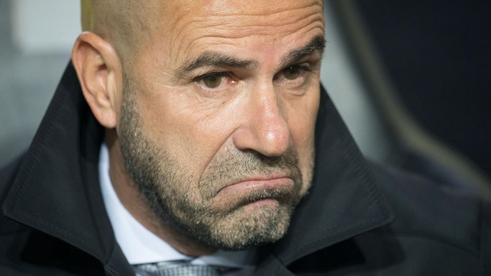 BVB-Coach Peter Bosz lässt gern offensiv spielen - wie die BVB-Trainer vor ihm