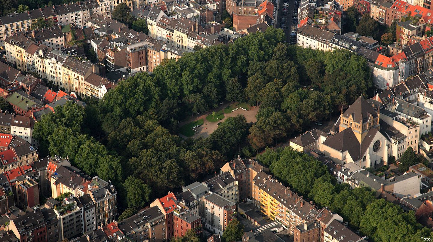 Der Rathenauplatz in Köln - der Platz ist heute weit mehr als eine grüne Oase, sondern ein gutes Beispiel, wie Anwohner ihr Wohnquartier selbst gestalten können.