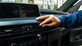 Klimaanlage  Besonders im Winter sind Wasseransammlungen in Heizung, Klimaanlage und im Kühlsystem möglich. Für Laien ist es ratsam, die Komponenten durch eine Werkstatt zu prüfen. Wird das Auto regelmäßig zum Service geschickt, muss man den Check nicht extra vornehmen. Wird der Wagen nicht regelmäßig gewartet, sollte man zumindest den Luftfilter wechseln und die Ansaugkanäle von Laub und Schmutz befreien. 