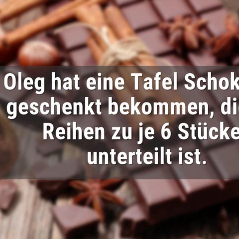 Im Hintergrund des Bildes liegt sehr viel Schokolade. Darüber steht ein Zitat.