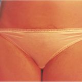 "Ich zeige Körperbehaarung, Pigmentflecken, Dehnungsstreifen, Narben und Cellulite, denn wir alle kennen sie. Für manche Menschen ist es unangenehm die Bilder zu sehen, denn sie zeigen Körper so, wie sie selten dargestellt werden. Aber das gehört dazu und ist der erste Schritt, der etwas verändern kann."