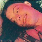 Armitage erklärt die Intimität und die Echtheit ihrer Bilder wie folgt: "Meine Fotos sind manchmal fast wie eine Dokumentation. Besonders bei Gruppenbildern. Ich sage meinen Freunden dann einfach, dass sie ganz normal zusammen rumhängen sollen und ich fotografiere sie dabei."