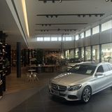 Mercedes Händler Tokio 2017 - hier ist jedes dritte verkaufte Auto ein Diesel