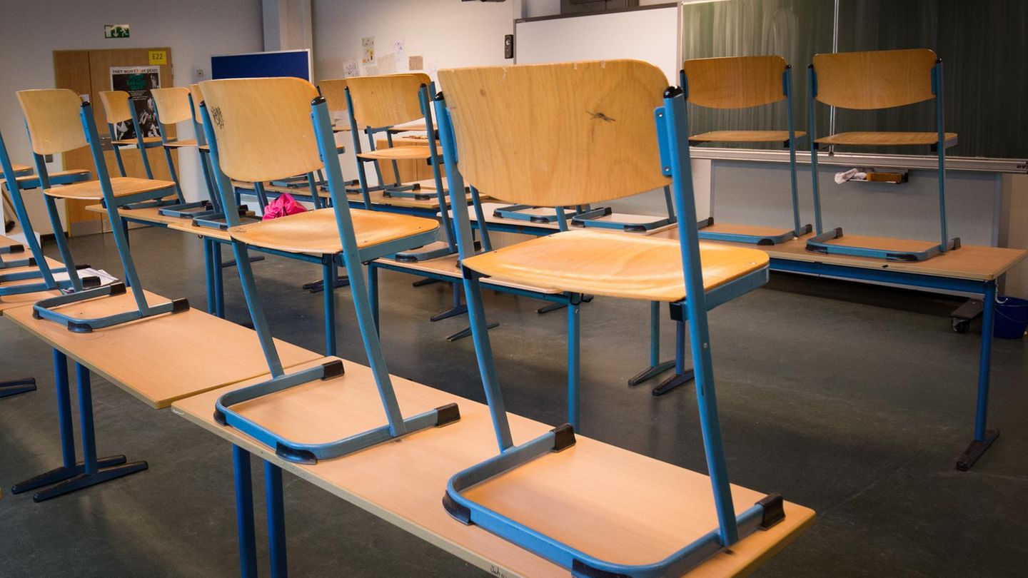 Lehrer - Berufsschule - Hitlergruß - Rassismus - Hannover