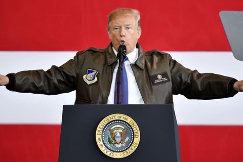 Entlassung von Wahlkampfchef : Trump über Manafort: "Wir hatten Angst, er könnte in irgendwas verwickelt sein"