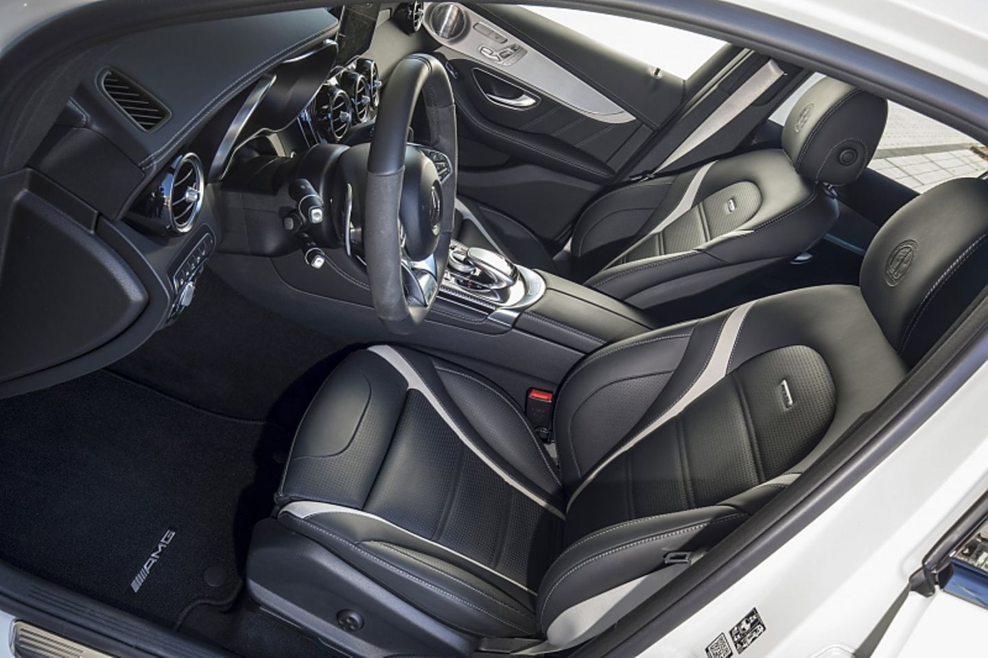 Mercedes AMG GLC 63 S Coupé - bequeme Sportstühle