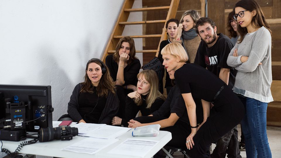 "Tolle Geschichten sind sehr mächtig": Lust bei der Arbeit mit ihrem Team: "Das Hauptproblem ist, dass der weibliche Körper noch immer benutzt wird, um andere zu befriedigen. Und die anderen sind leider meistens Männer" Lust bei der Arbeit mit ihrem Team: "Das Hauptproblem ist, dass der weibliche Körper noch immer benutzt wird, um andere zu befriedigen. Und die anderen sind leider meistens Männer"